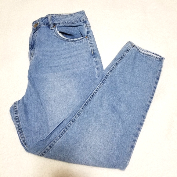 Sold Vintage Mom Jeans - Picture 5 of 6